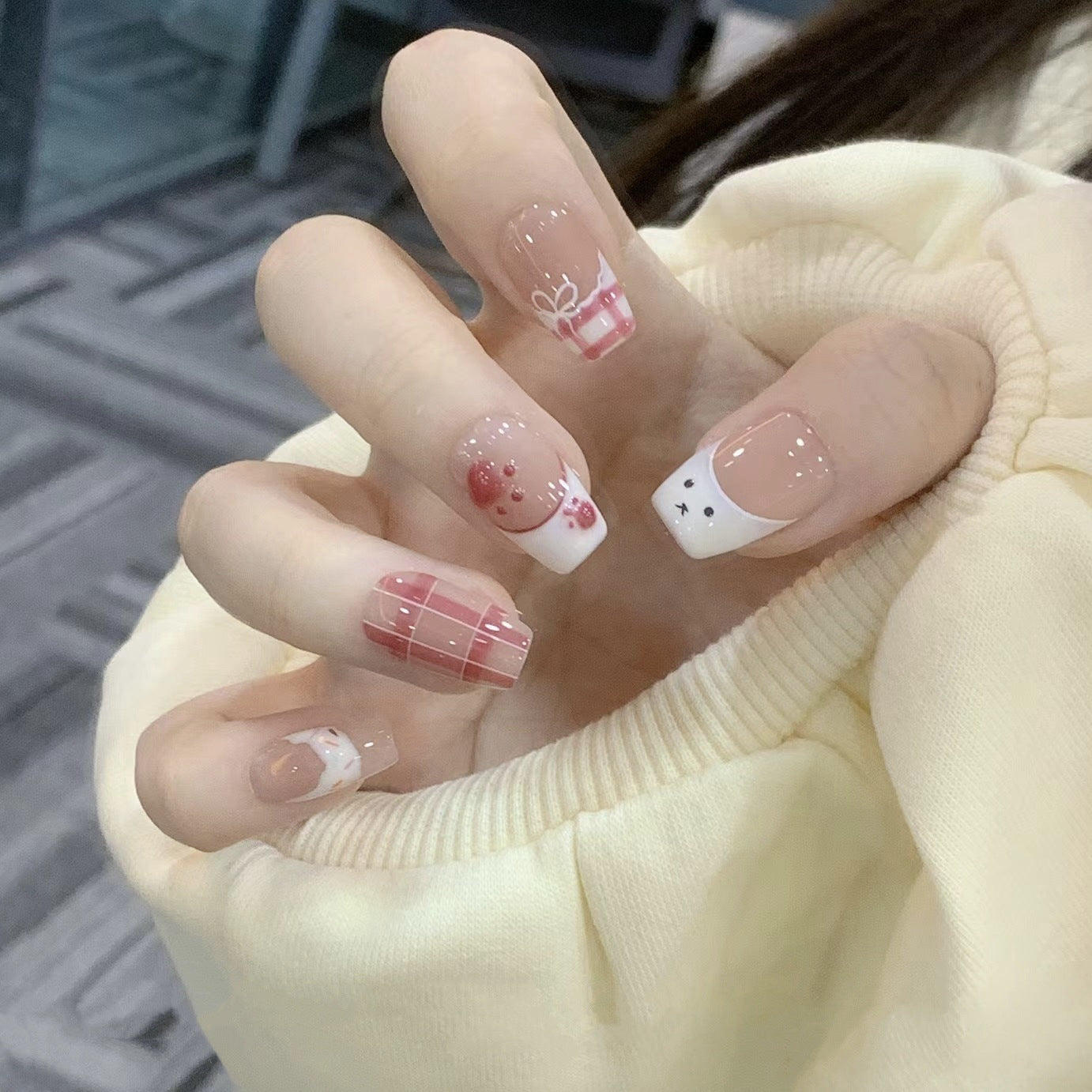 Minimalist French Wearable Nails New Versatile Daily Gradient Pure Desire Style Nail Art Brightening Handmade Detachable Nail Tips